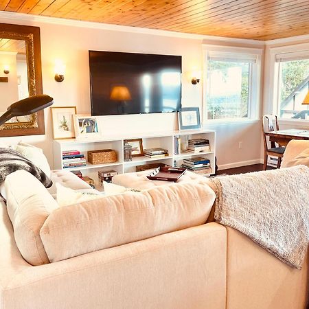 Puget Sound Chic Romantic Cottage With Private Beach Access & Gated Entry Port Ludlow エクステリア 写真
