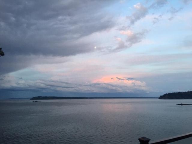 Puget Sound Chic Romantic Cottage With Private Beach Access & Gated Entry Port Ludlow エクステリア 写真