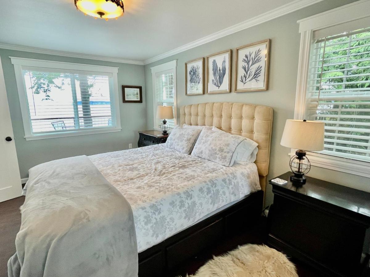 Puget Sound Chic Romantic Cottage With Private Beach Access & Gated Entry Port Ludlow エクステリア 写真