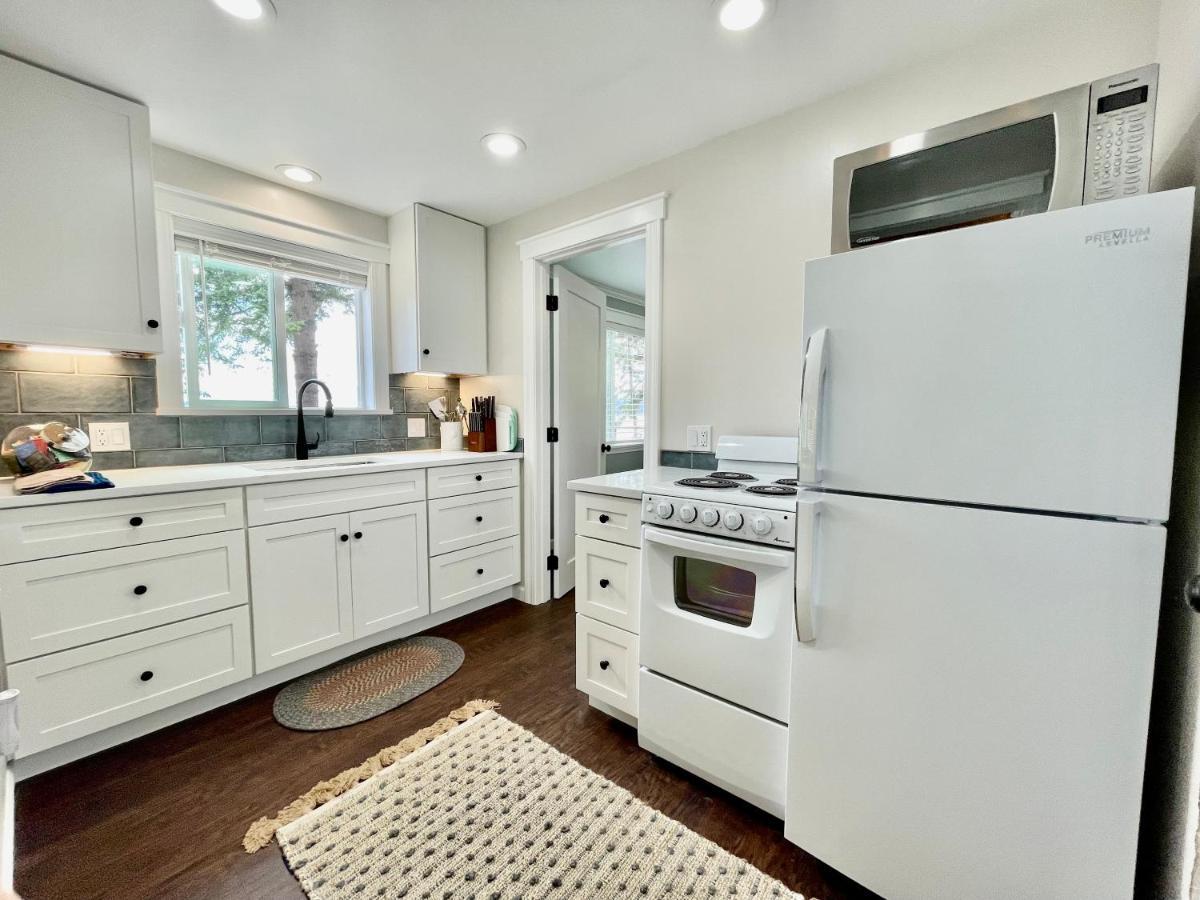 Puget Sound Chic Romantic Cottage With Private Beach Access & Gated Entry Port Ludlow エクステリア 写真